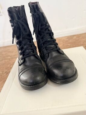 Steve Madden combat boot